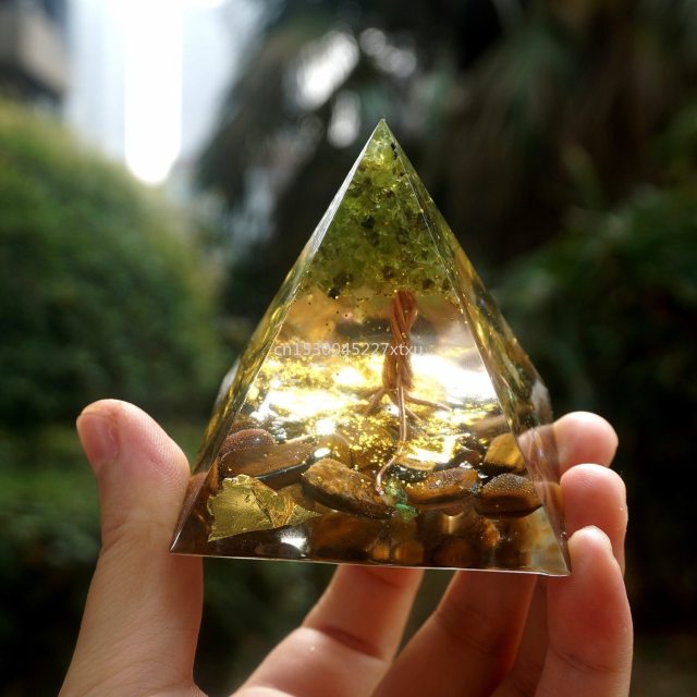 Tree of Life Orgonite Pyramid Mold Amethyst Peridot Healing Crystal - MoonlightMysticVibes.com